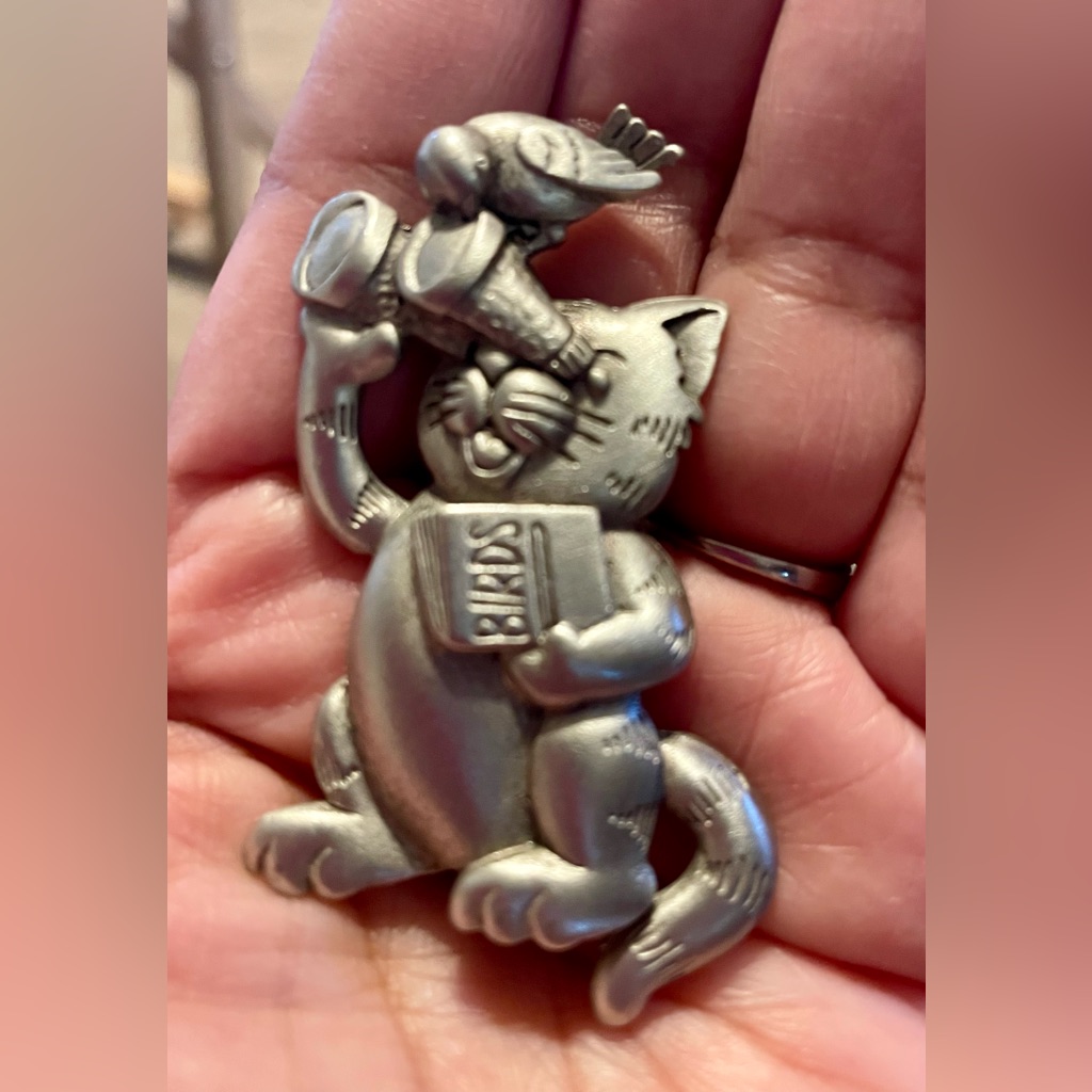 Vintage Cat Brooch With Bird Design 15$